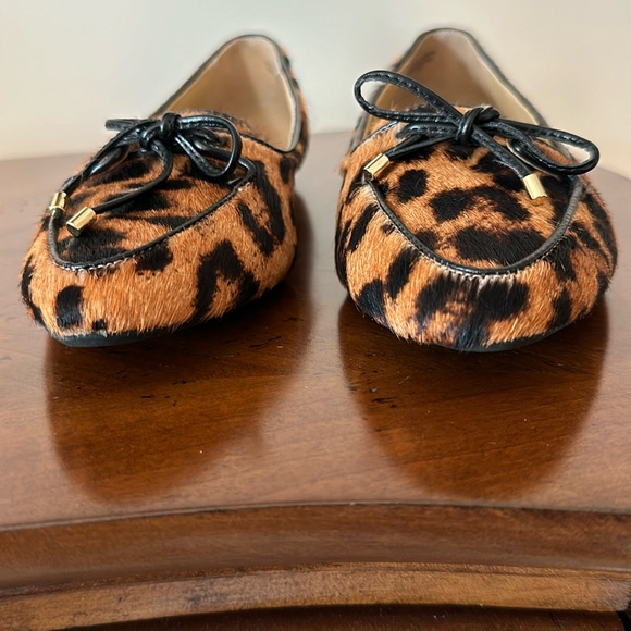 Classic Leopard Talbots Francesca Bow Flats - Picture 2 of 5